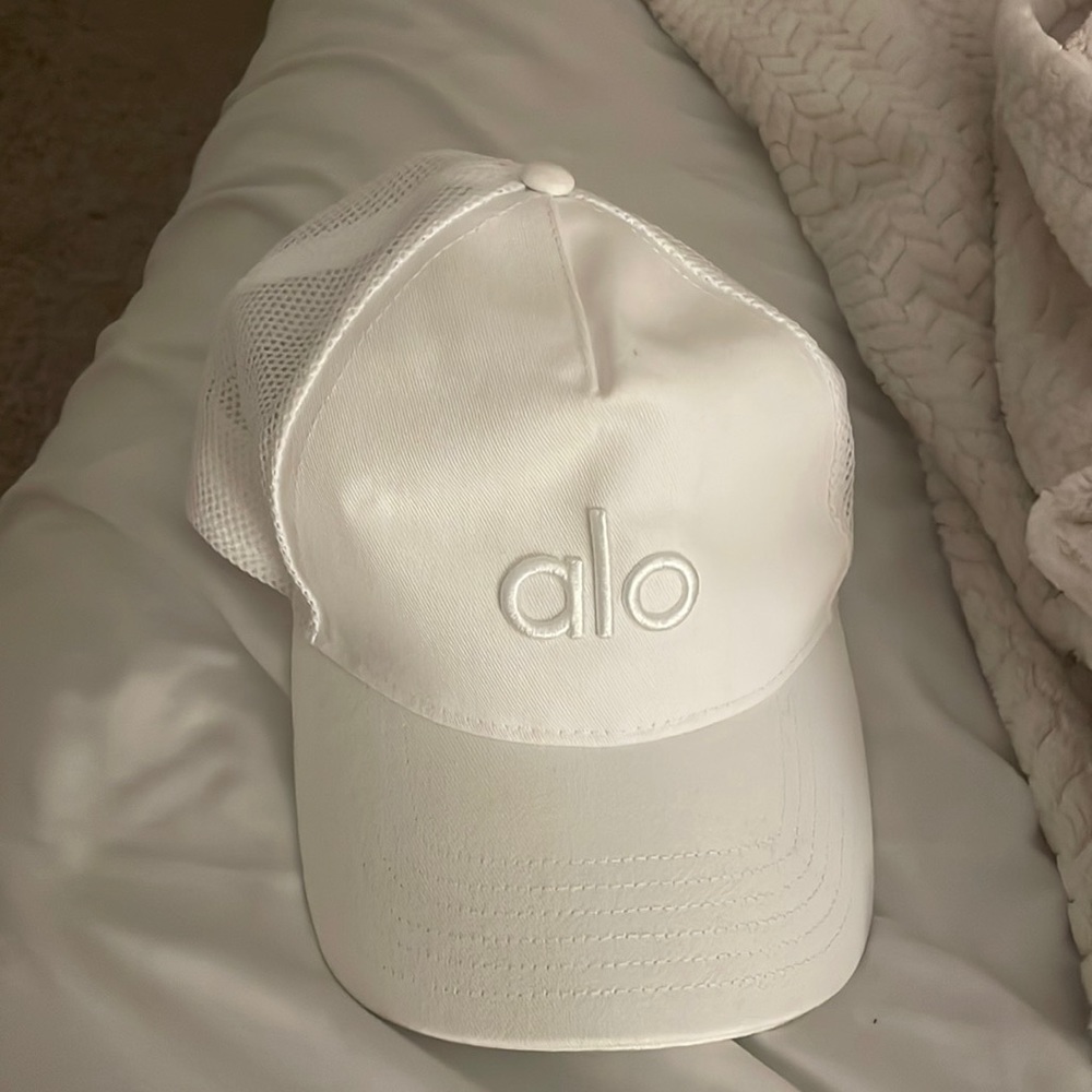 ALO yoga white trucker hat
